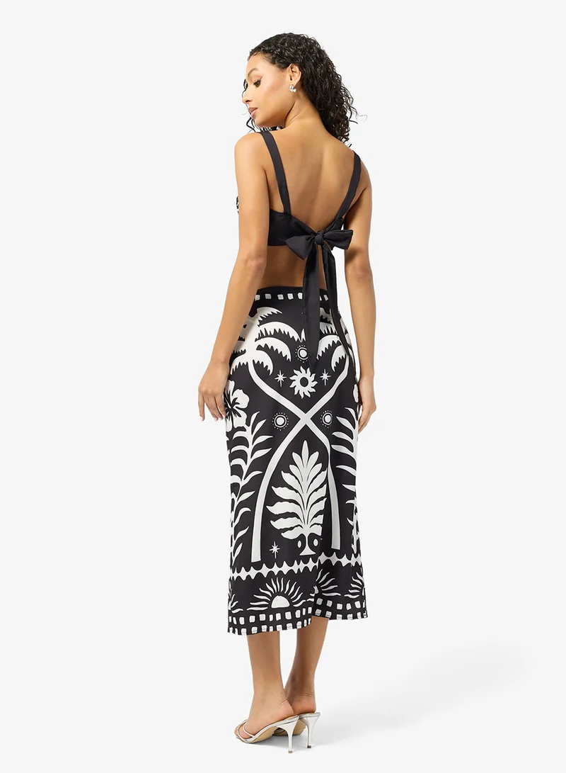 جينجر طقم بلوزة وتنورة بطبعة استوائية بياقة مربعة